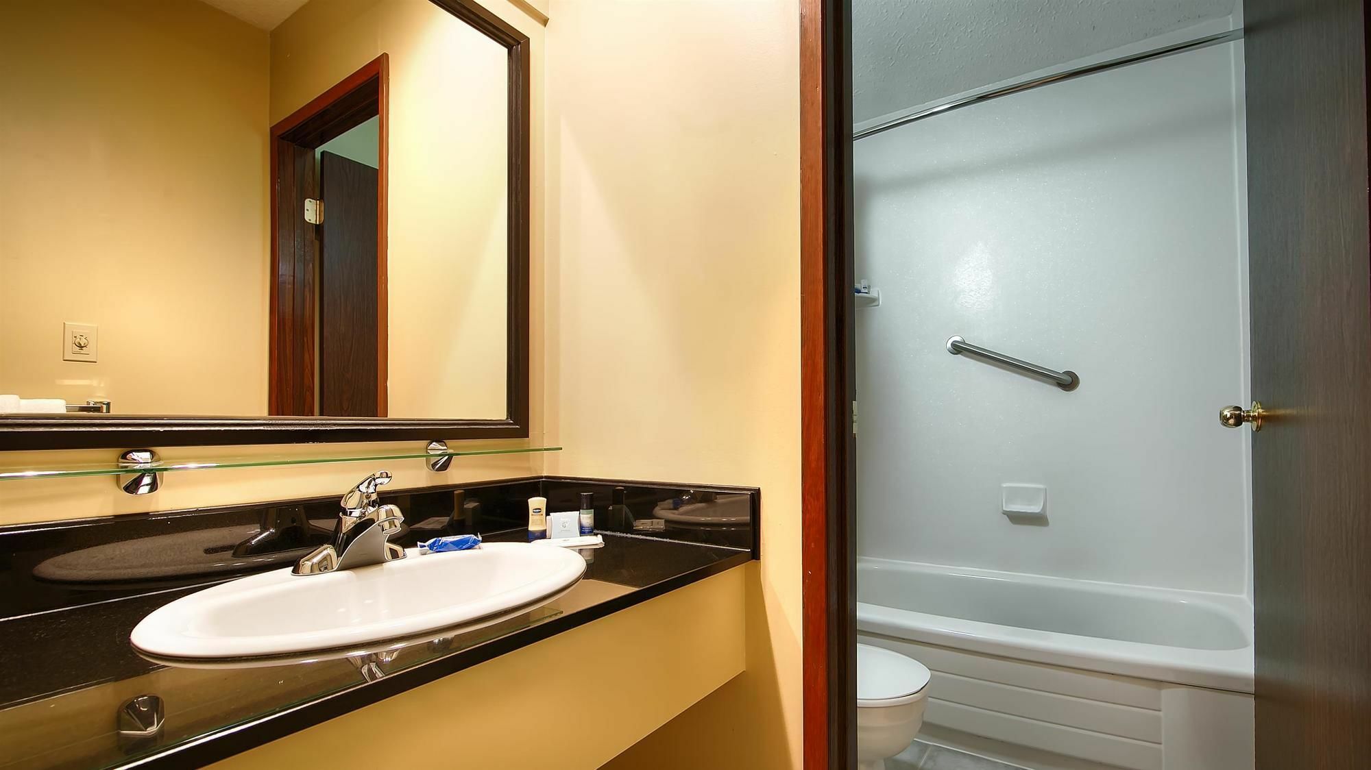 Travelodge By Wyndham Abbotsford Bakerview Ngoại thất bức ảnh